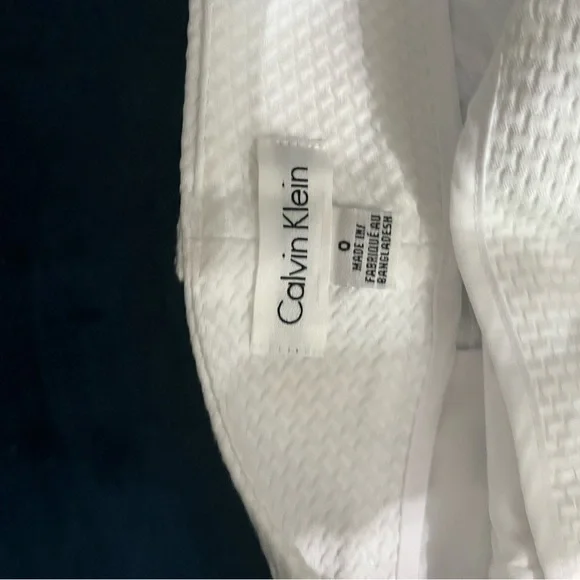 Calvin Klein TexturedWhite Shorts - Never worn - Picture 3 of 5